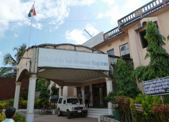 Poverty forces son to sell ration card for father’s last rites : sufferings continue in Manik's Golden Tripura Poverty forces son to sell ration card for father’s last rites : sufferings continue in Manik's Golden Tripura